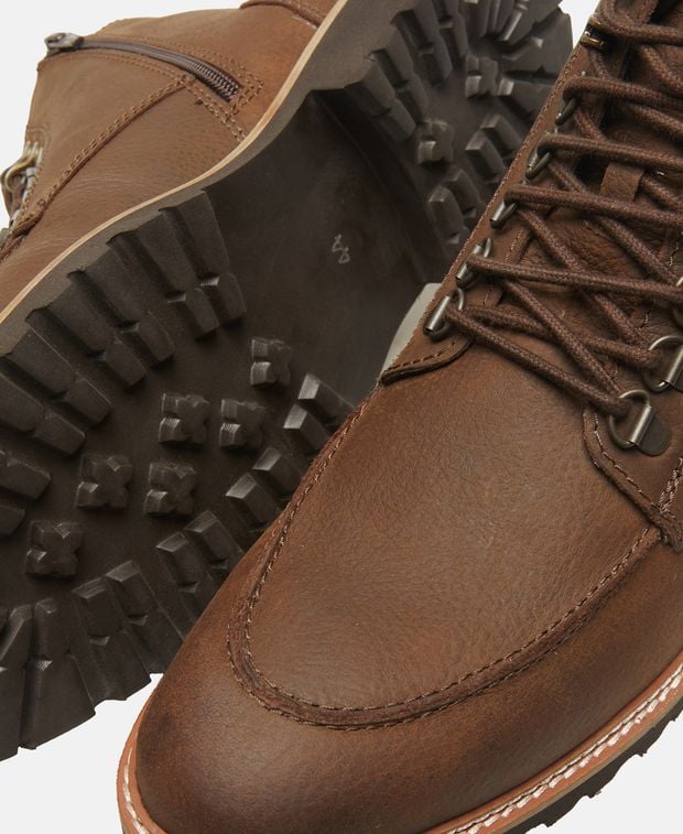 Schnürstiefeletten