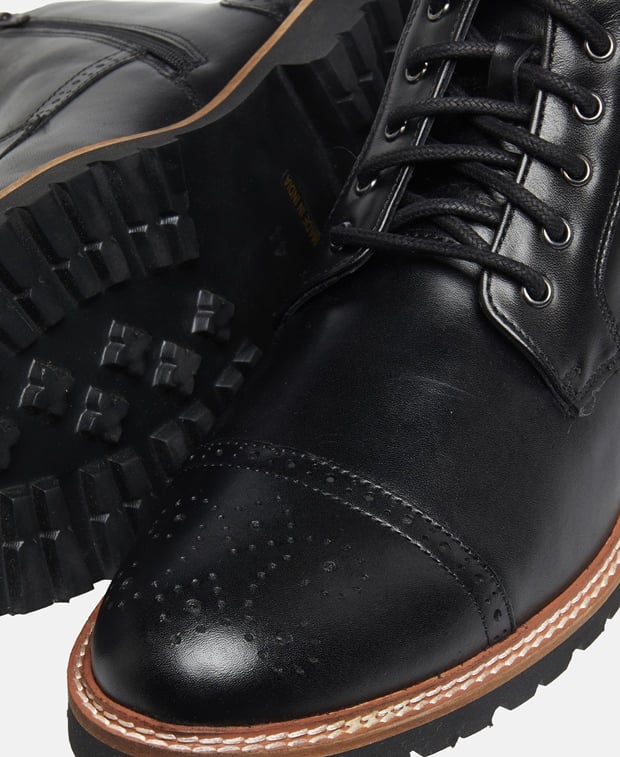 Schnürstiefeletten