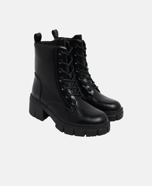 Schnürboots