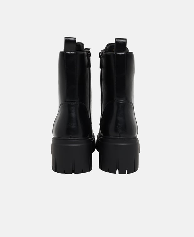 Schnürboots