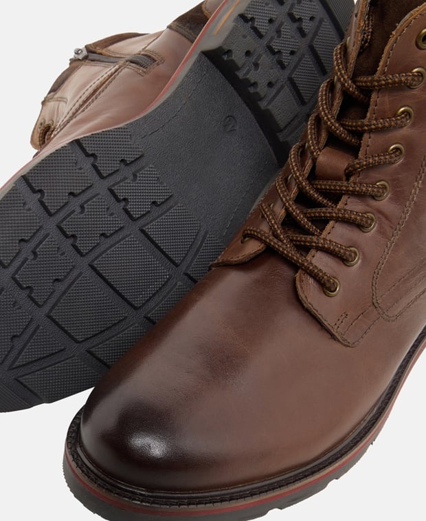 Schnürstiefeletten