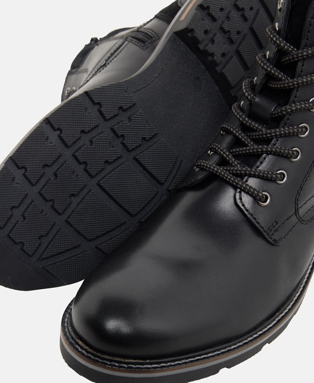Schnürstiefeletten