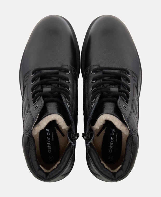 Schnürboots