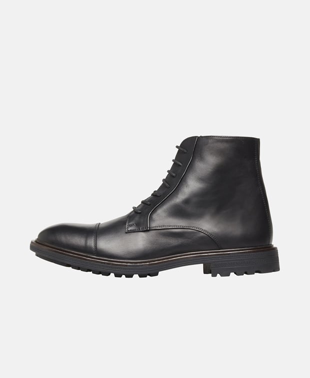 Schnürstiefeletten