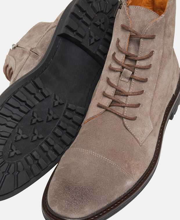 Schnürstiefeletten