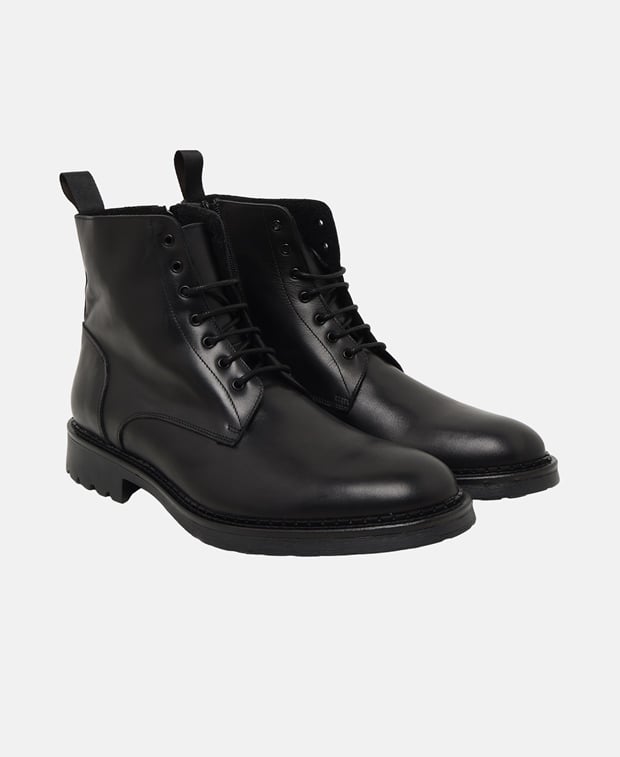 Schnürstiefeletten