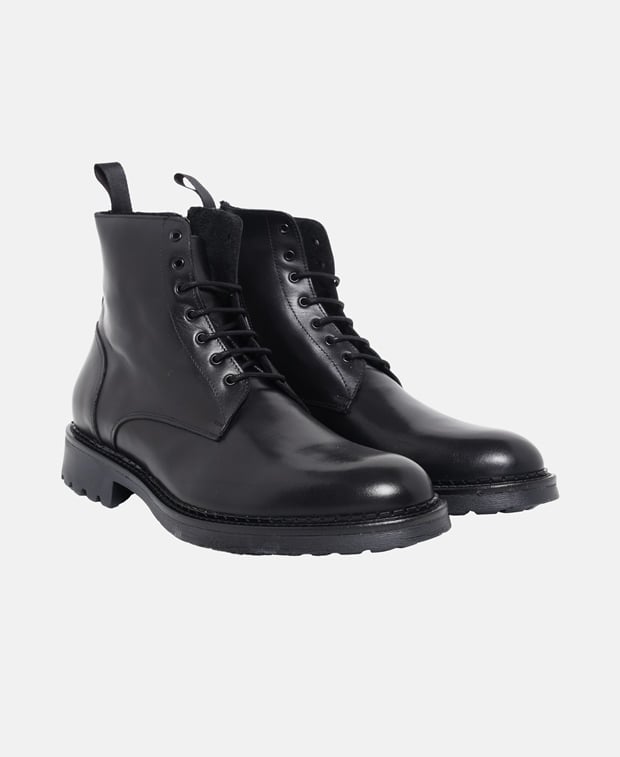 Schnürstiefeletten