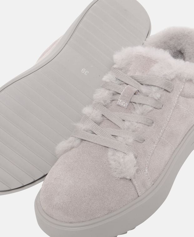 Sneaker