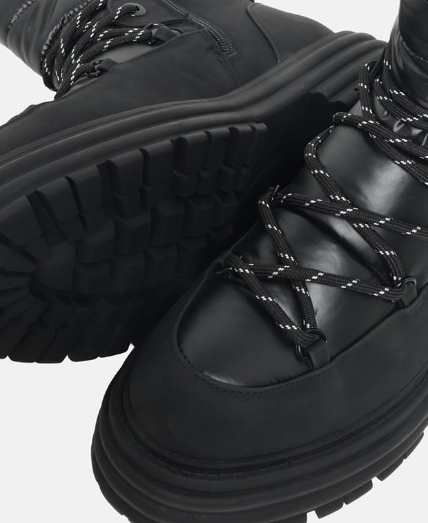 Schnürstiefeletten