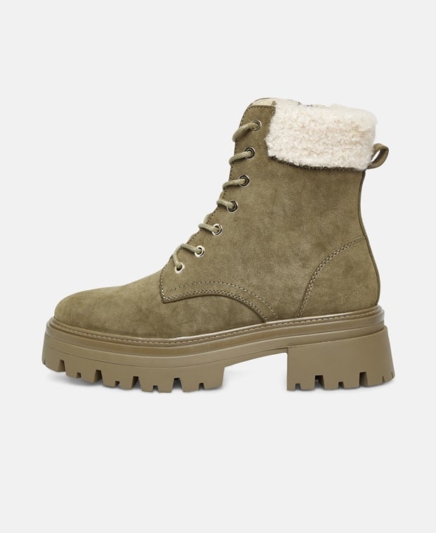 Schnürstiefeletten