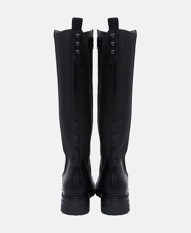 Wadenhohe Stiefel