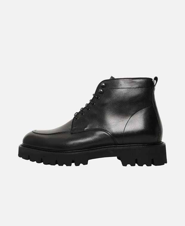 Schnürstiefeletten