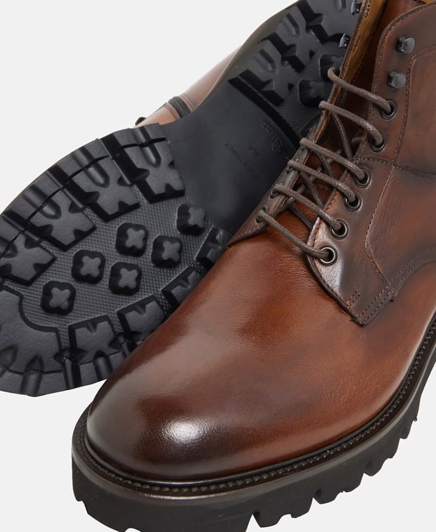 Schnürboots