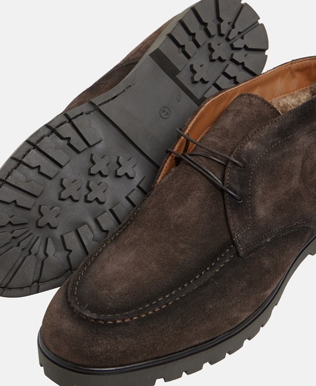 Schnürschuhe