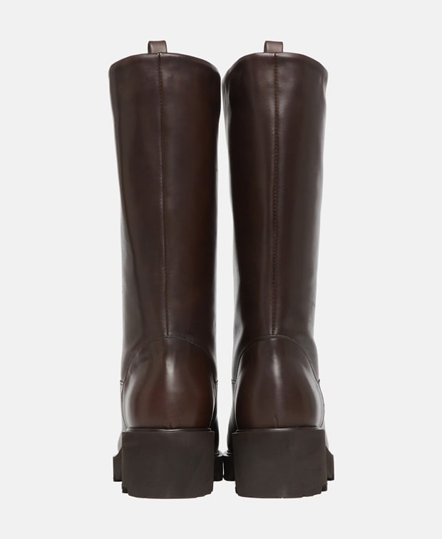 Wadenhohe Stiefel
