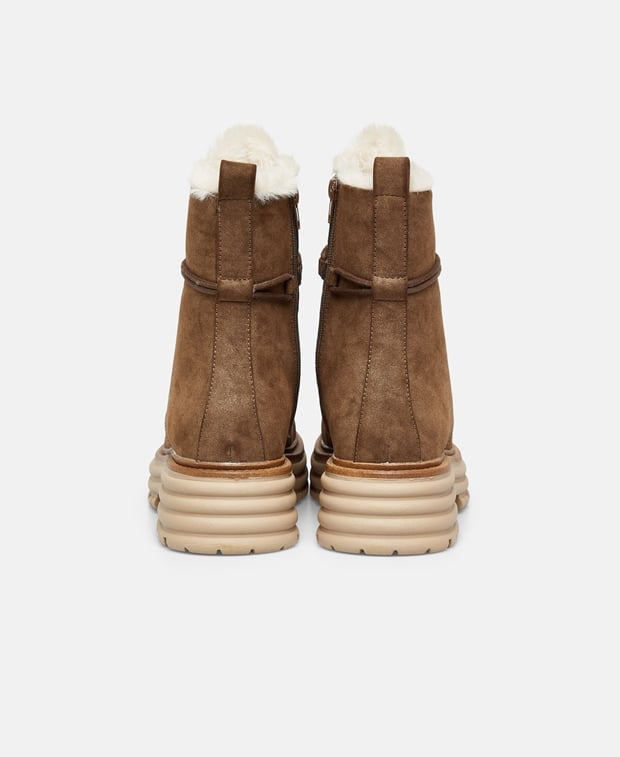Schnürstiefeletten