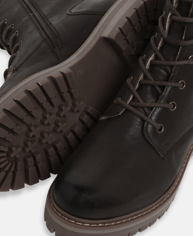 Schnürstiefeletten