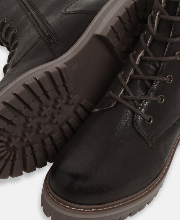Schnürstiefeletten