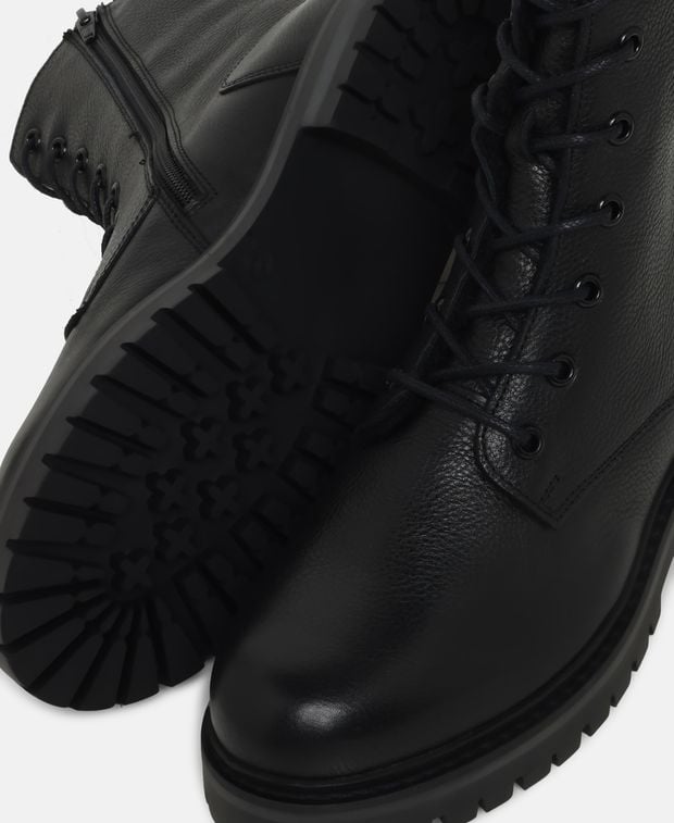 Schnürstiefeletten