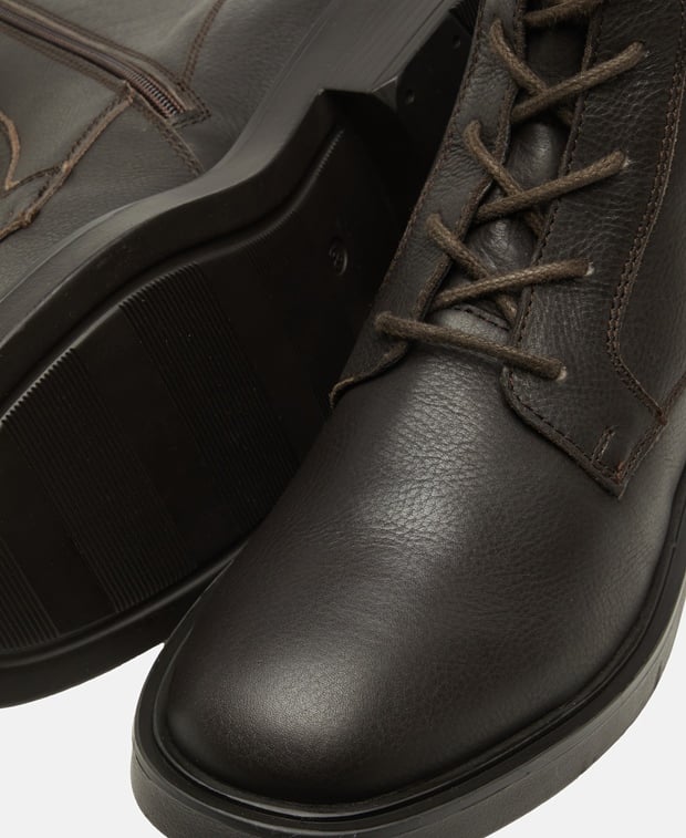 Schnürstiefeletten
