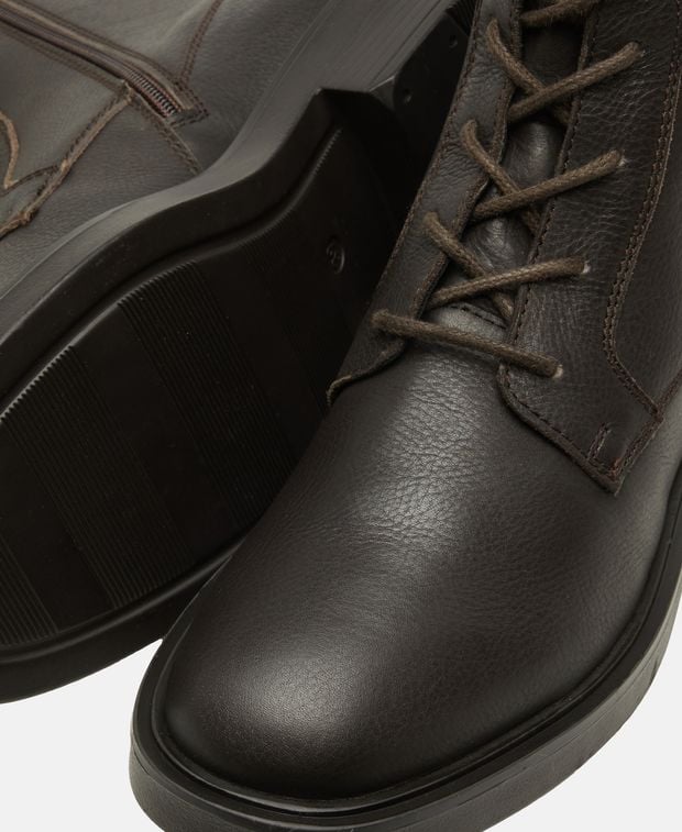 Schnürstiefeletten