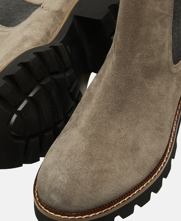 Chelsea Boots