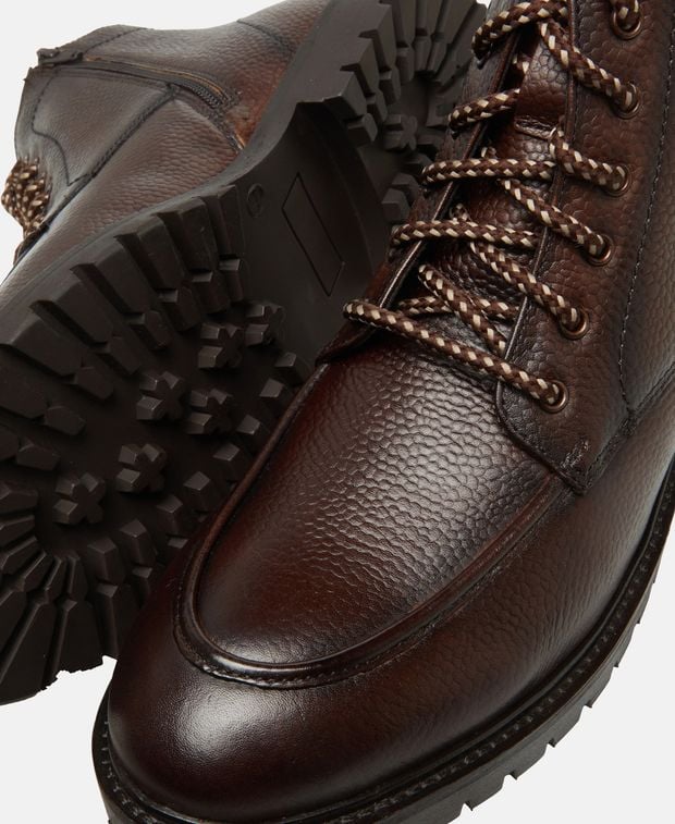 Schnürstiefeletten