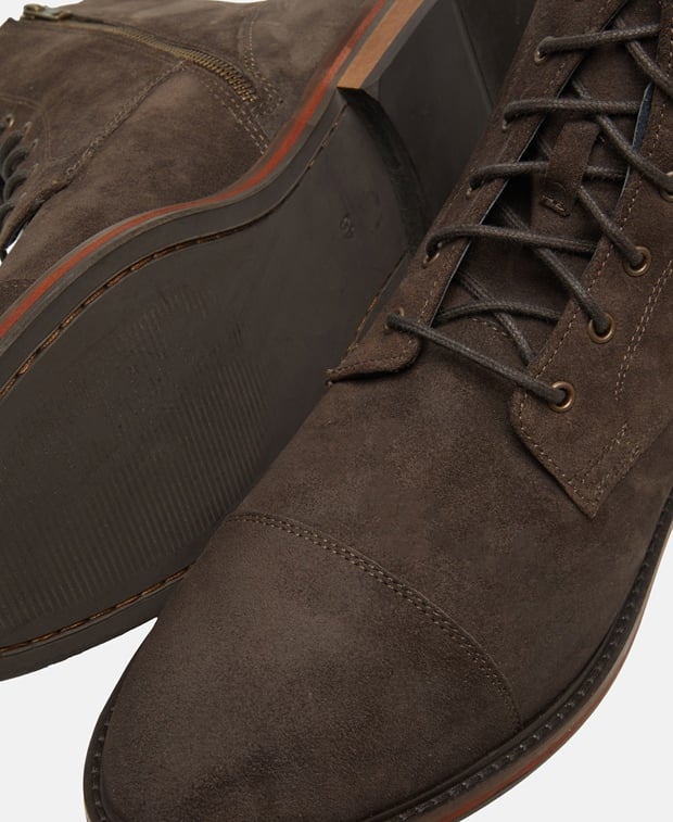 Schnürstiefeletten