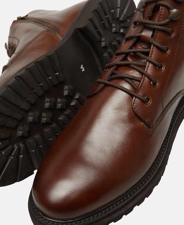 Schnürstiefeletten