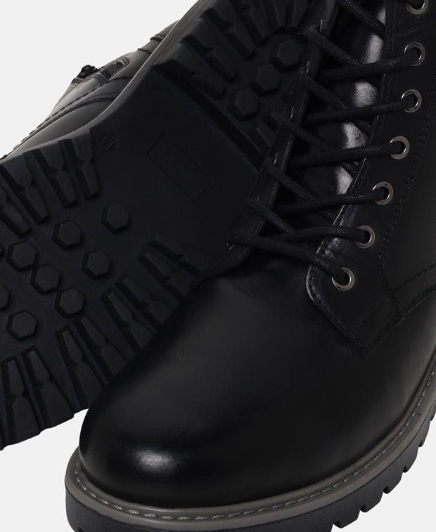 Schnürboots