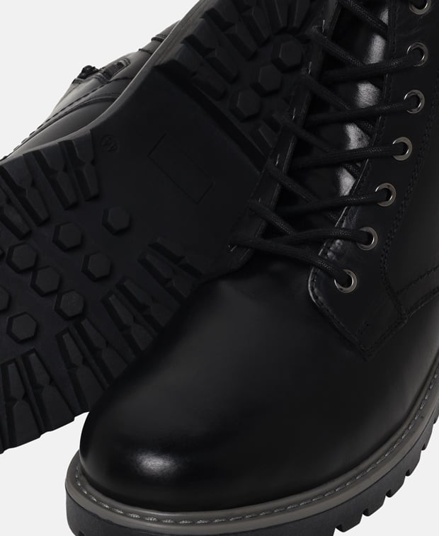 Schnürboots