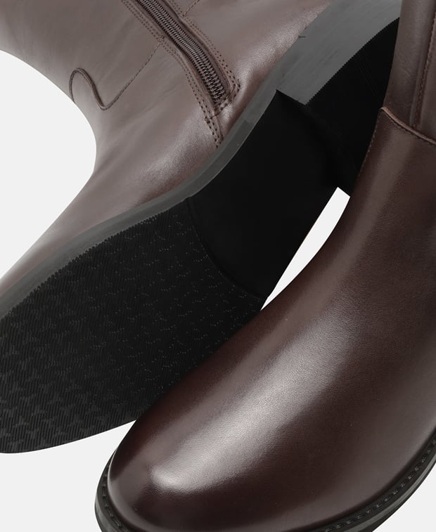 Wadenhohe Stiefel