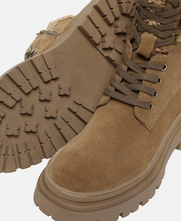 Schnürstiefeletten