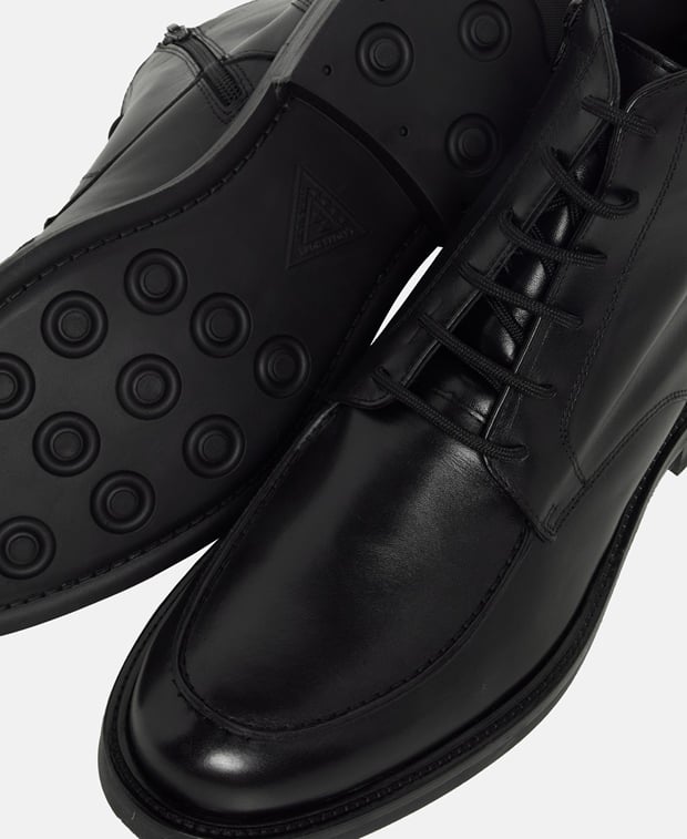 Schnürboots