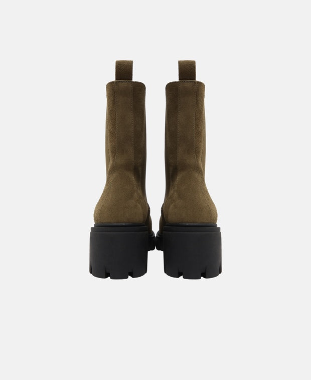 Chelsea Boots
