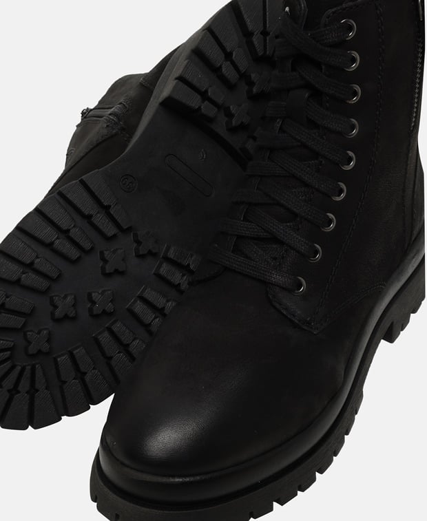 Schnürstiefeletten