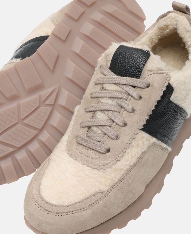 Sneaker