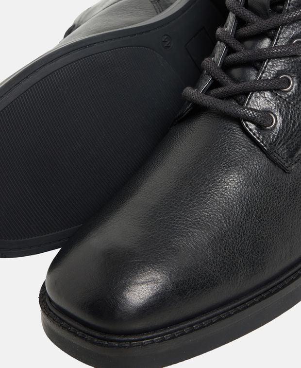 Schnürstiefeletten