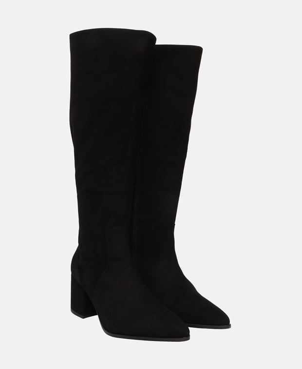 Wadenhohe Stiefel