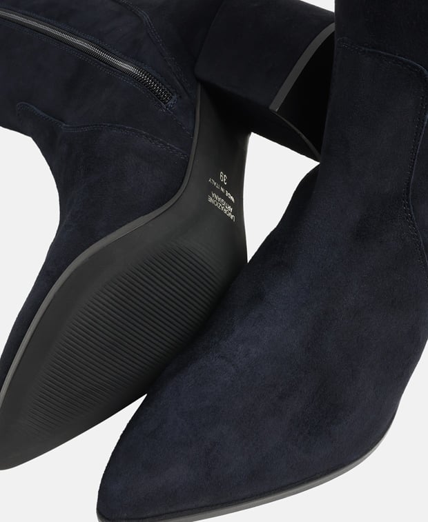 Wadenhohe Stiefel