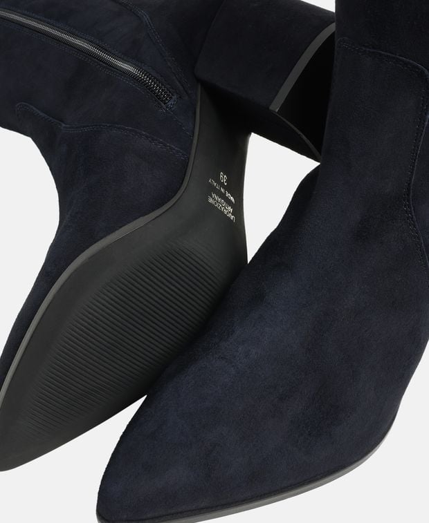Wadenhohe Stiefel