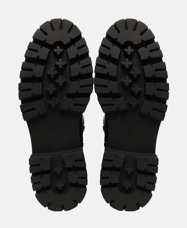 Wadenhohe Stiefel