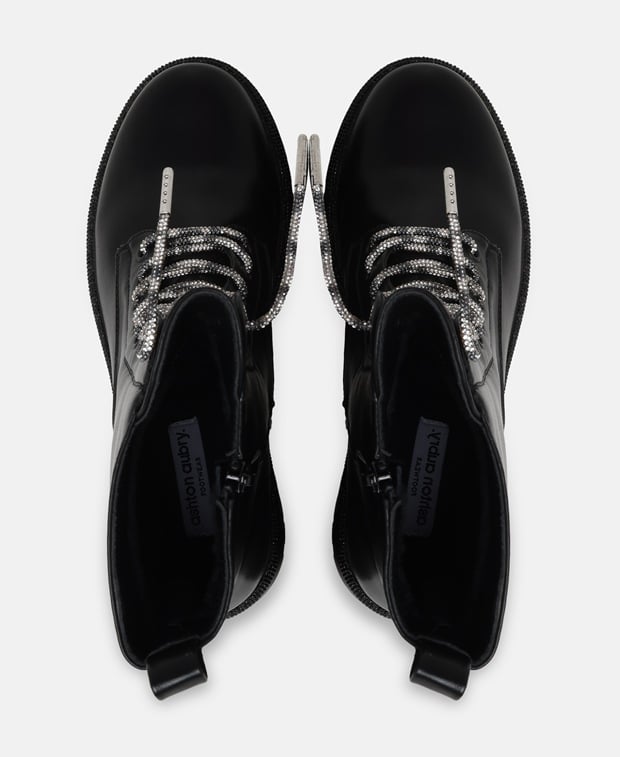 Schnürstiefeletten