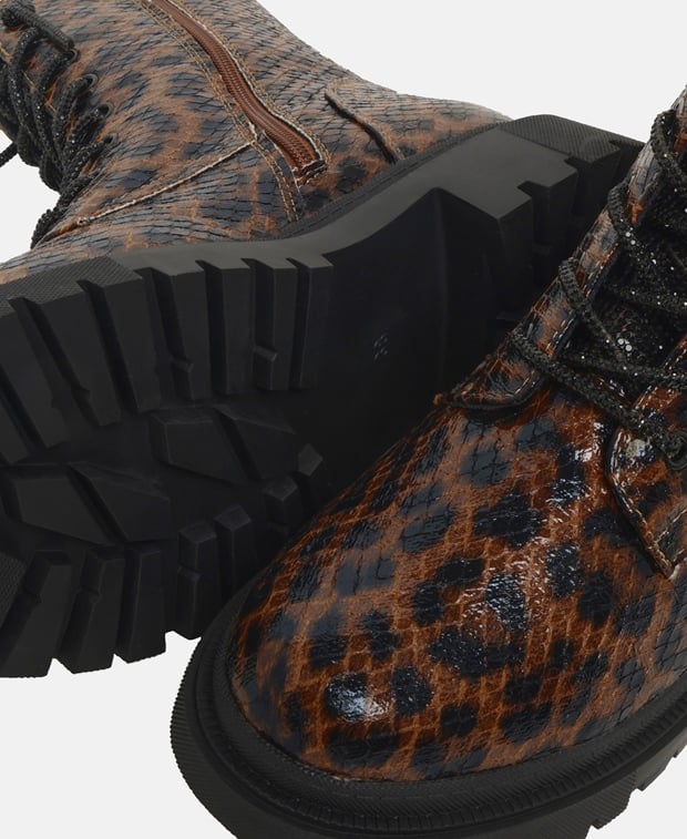 Schnürstiefeletten