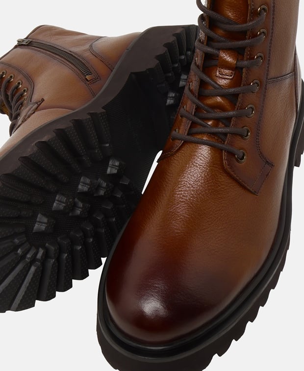Schnürstiefeletten