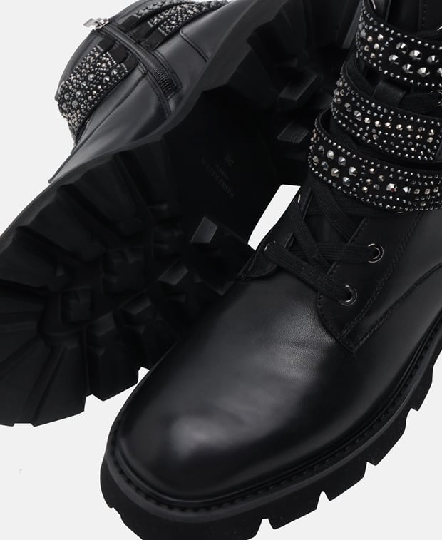 Schnürstiefeletten