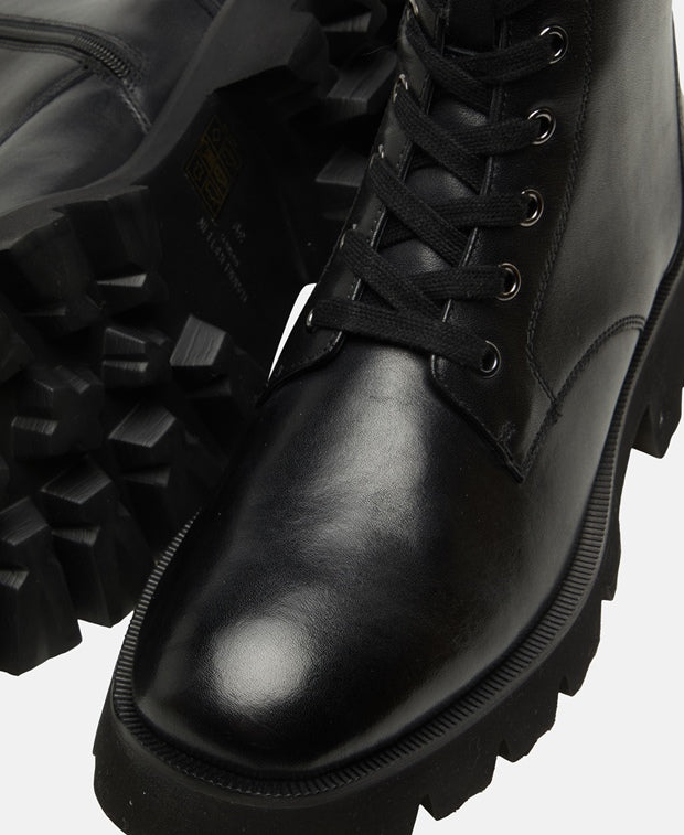 Schnürstiefeletten