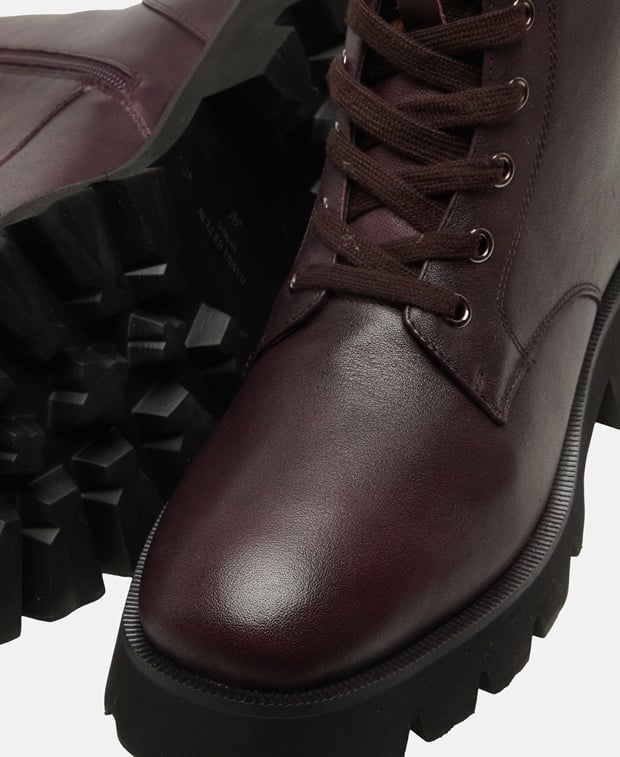 Schnürstiefeletten