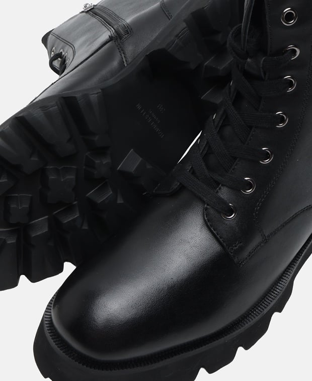 Schnürstiefeletten