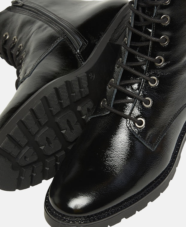Schnürstiefeletten